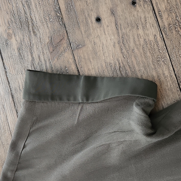 Doe & Rae Olive Green Blouse Size Medium - Picture 4 of 11